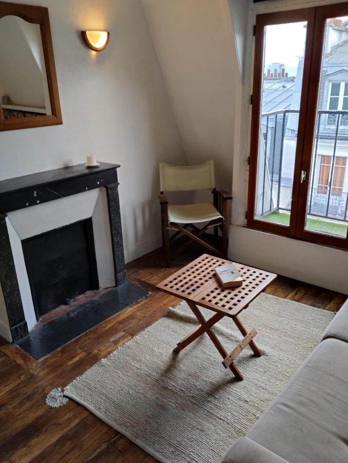 Appartement F1 Cosy Montmartre Avec Balcon Parijs